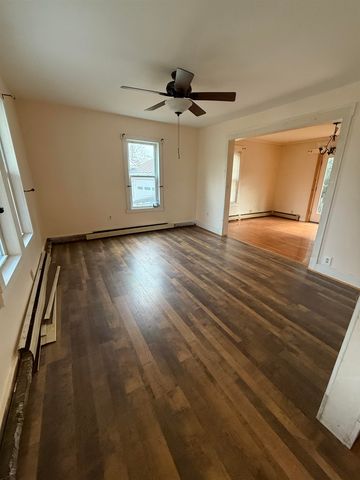 33 Maple Street, Randolph, VT 05060