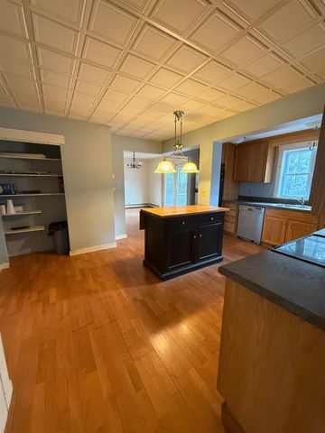 33 Maple Street, Randolph, VT 05060