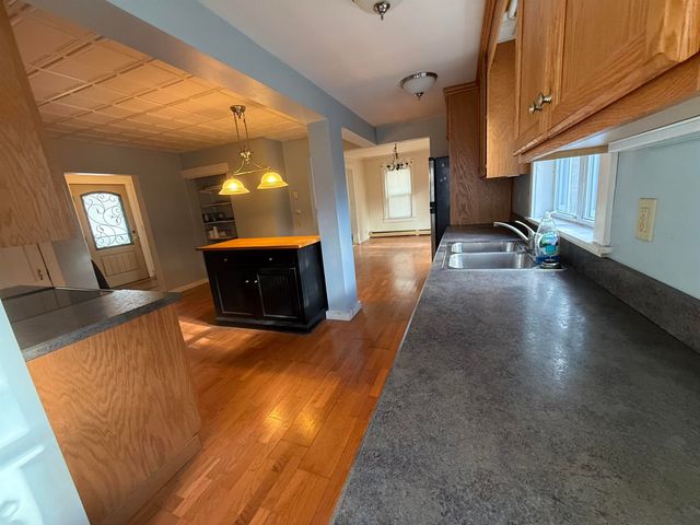 33 Maple Street, Randolph, VT 05060