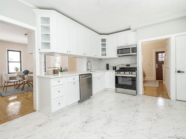 85 Webster Avenue, Port Washington, NY 11050