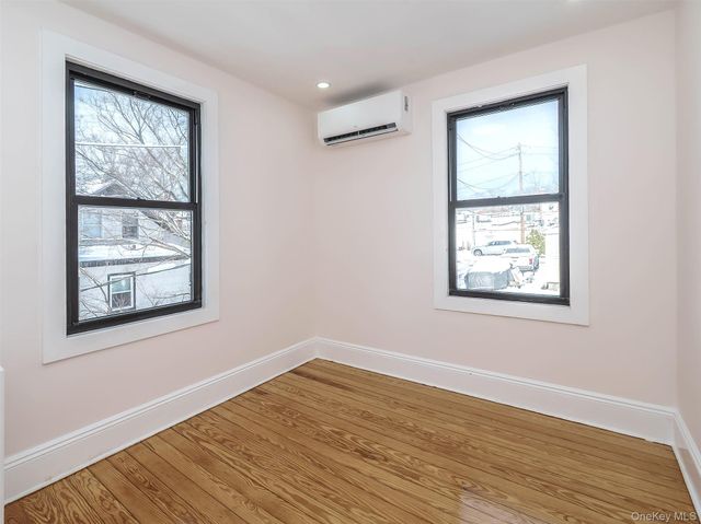 85 Webster Avenue, Port Washington, NY 11050