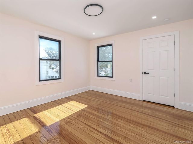 85 Webster Avenue, Port Washington, NY 11050