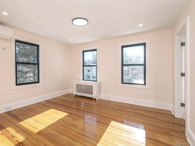 85 Webster Avenue, Port Washington, NY 11050