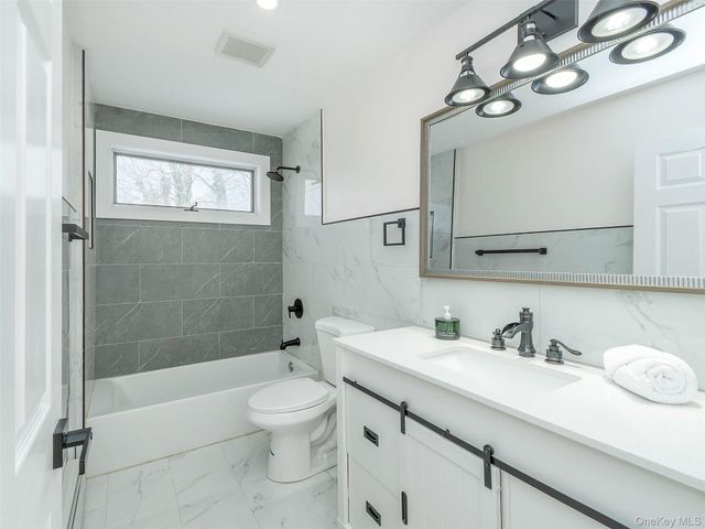 85 Webster Avenue, Port Washington, NY 11050