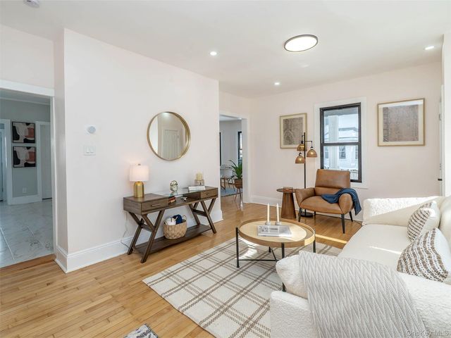 85 Webster Avenue, Port Washington, NY 11050