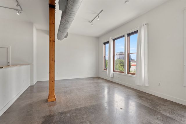2502 Live Oak Street 236, Dallas, TX 75204