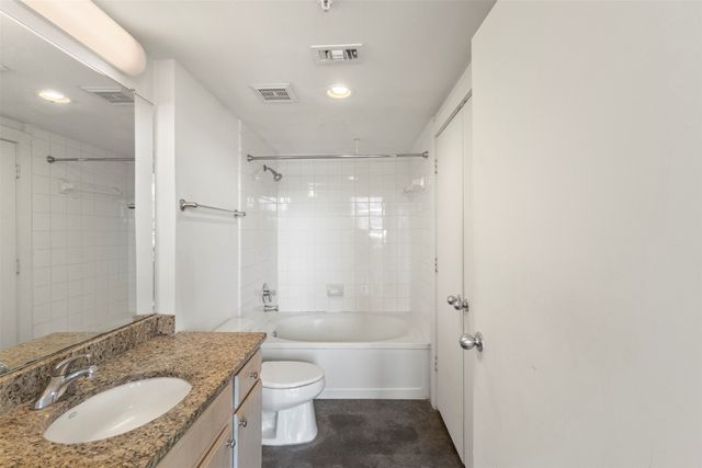 2502 Live Oak Street 236, Dallas, TX 75204