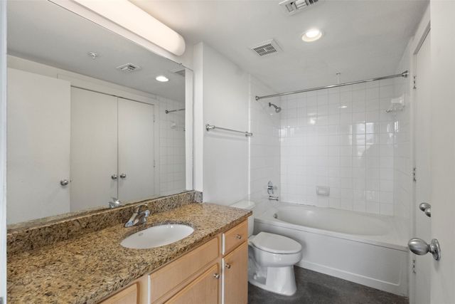 2502 Live Oak Street 236, Dallas, TX 75204