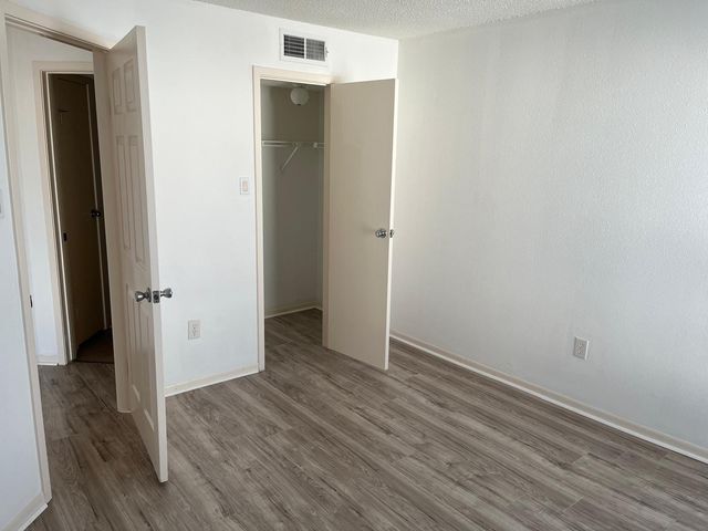 2816 S Bartell Drive 34, Houston, TX 77054