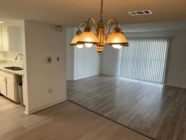 2816 S Bartell Drive 34, Houston, TX 77054