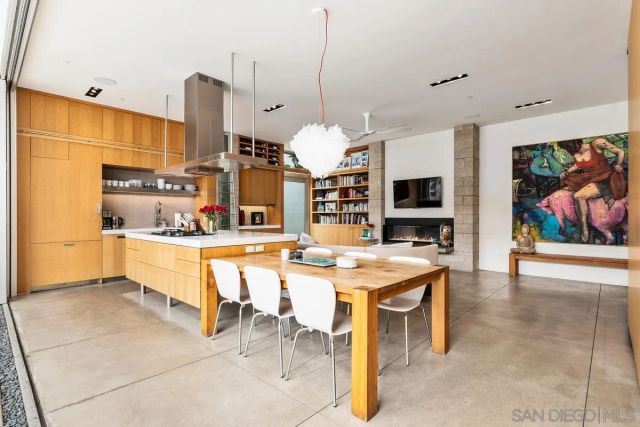 8001 Calle De La Plata, La Jolla, CA 92037