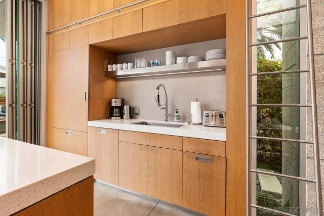 8001 Calle De La Plata, La Jolla, CA 92037