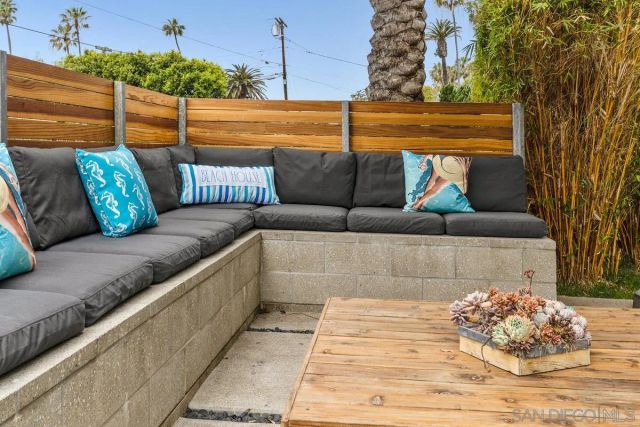 8001 Calle De La Plata, La Jolla, CA 92037