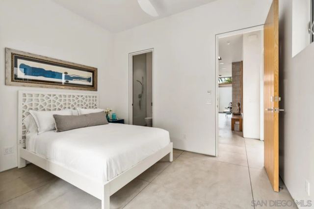 8001 Calle De La Plata, La Jolla, CA 92037