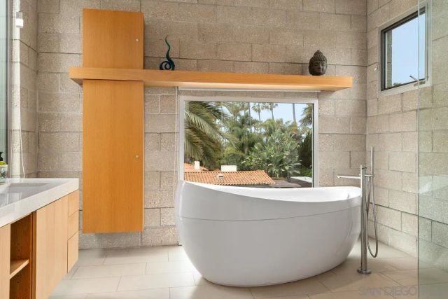 8001 Calle De La Plata, La Jolla, CA 92037