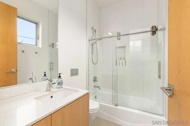 8001 Calle De La Plata, La Jolla, CA 92037