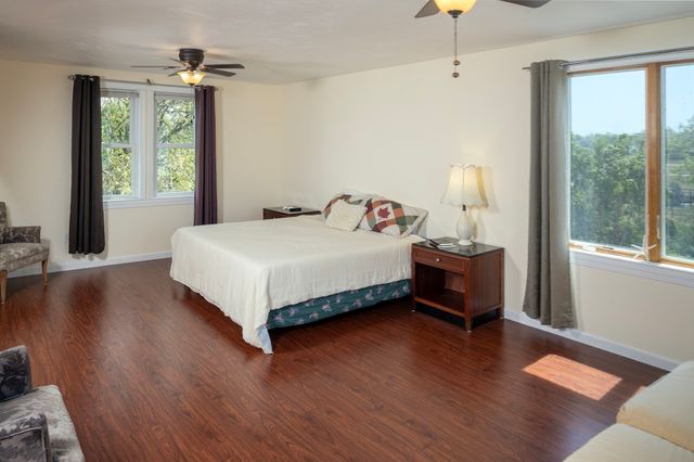 67 Newport Rd, Hull, MA 02045