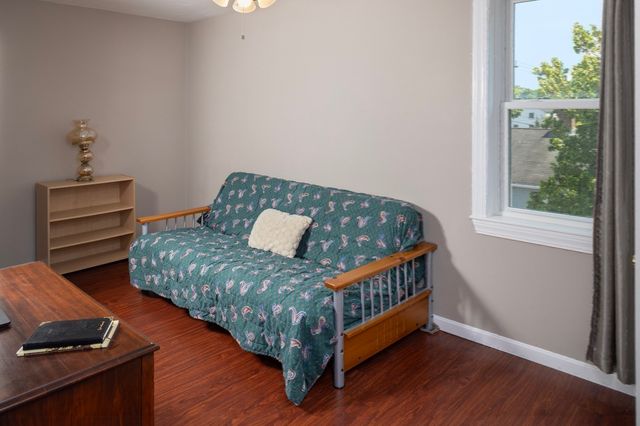 67 Newport Rd, Hull, MA 02045