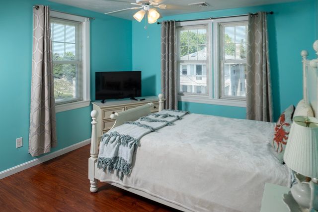 67 Newport Rd, Hull, MA 02045