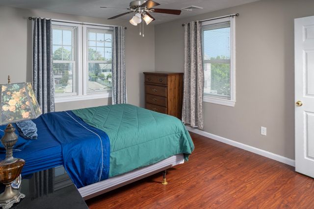 67 Newport Rd, Hull, MA 02045