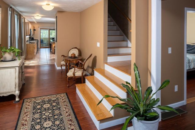 67 Newport Rd, Hull, MA 02045