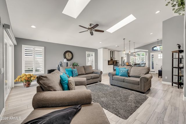 1401 W BLUE RIDGE Court, Chandler, AZ 85248