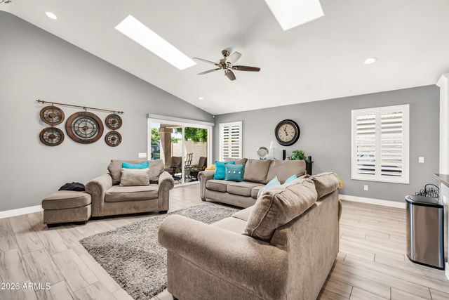 1401 W BLUE RIDGE Court, Chandler, AZ 85248