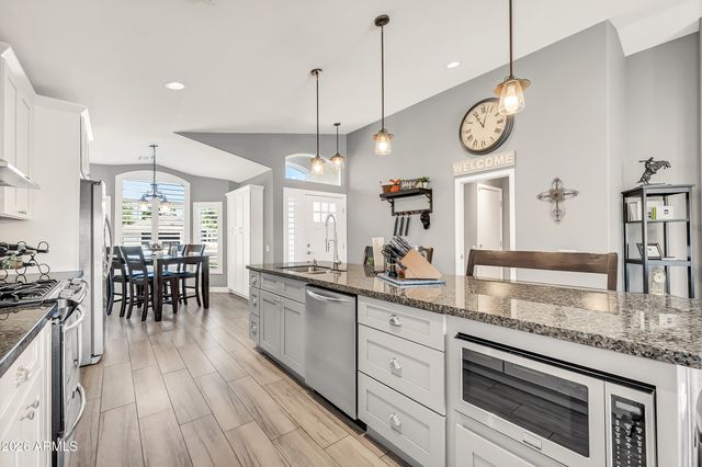 1401 W BLUE RIDGE Court, Chandler, AZ 85248