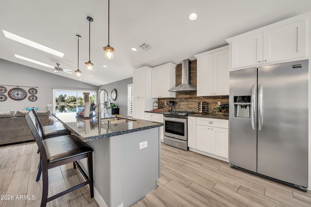 1401 W BLUE RIDGE Court, Chandler, AZ 85248