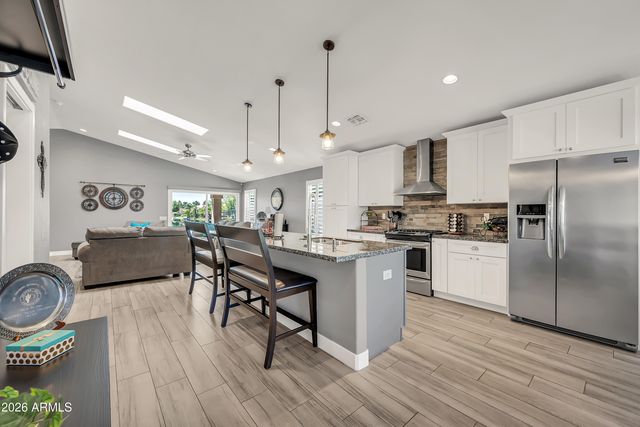 1401 W BLUE RIDGE Court, Chandler, AZ 85248