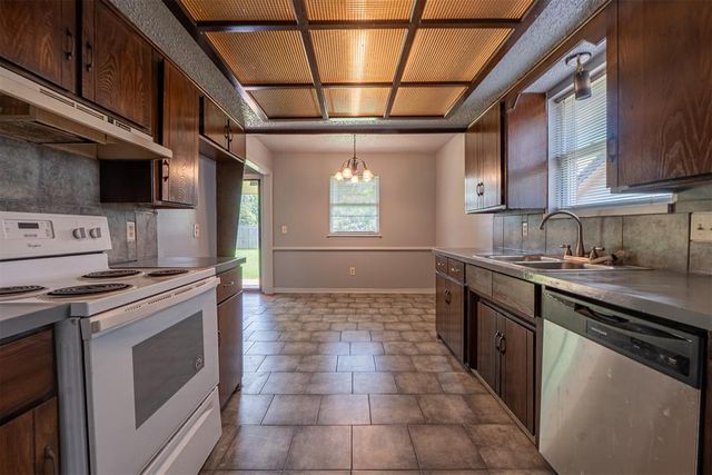 521 Gray Fox Run, Edmond, OK 73003