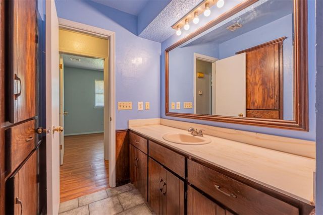 521 Gray Fox Run, Edmond, OK 73003