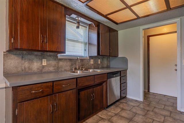 521 Gray Fox Run, Edmond, OK 73003