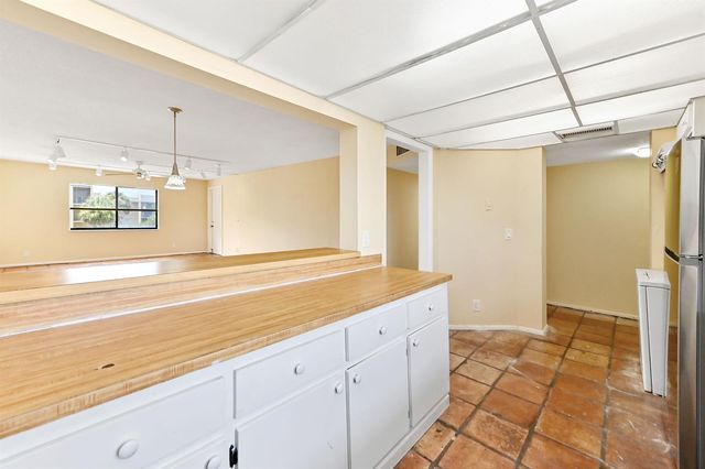 2820 Tennis Club Drive 401, West Palm Beach, FL 33417
