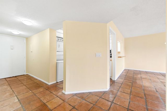 2820 Tennis Club Drive 401, West Palm Beach, FL 33417
