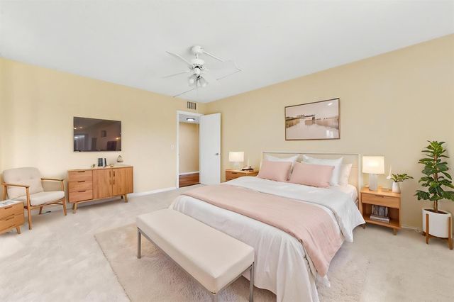 2820 Tennis Club Drive 401, West Palm Beach, FL 33417