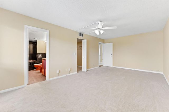 2820 Tennis Club Drive 401, West Palm Beach, FL 33417
