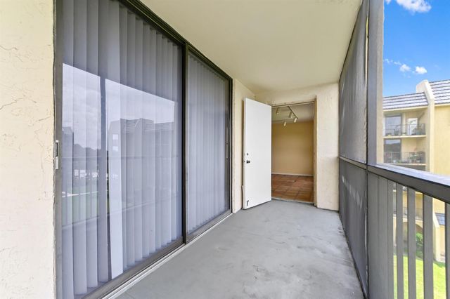 2820 Tennis Club Drive 401, West Palm Beach, FL 33417