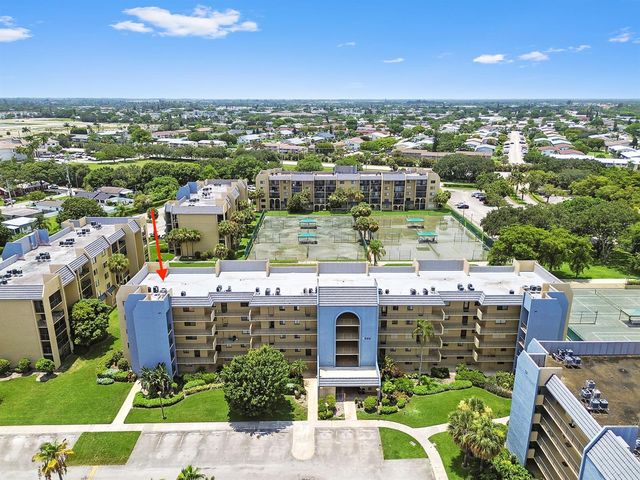 2820 Tennis Club Drive 401, West Palm Beach, FL 33417