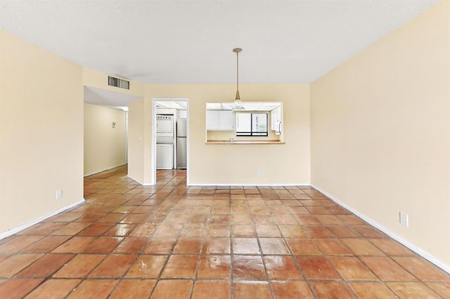 2820 Tennis Club Drive 401, West Palm Beach, FL 33417