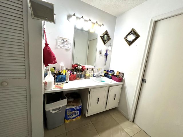 1965 SW 24TH Circle, Boynton Beach, FL 33426