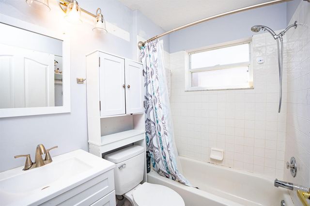 376 NW Sherry Lane, Port St. Lucie, FL 34986