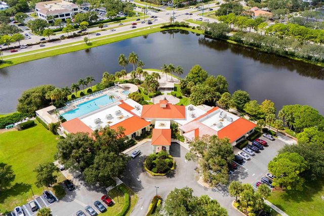376 NW Sherry Lane, Port St. Lucie, FL 34986