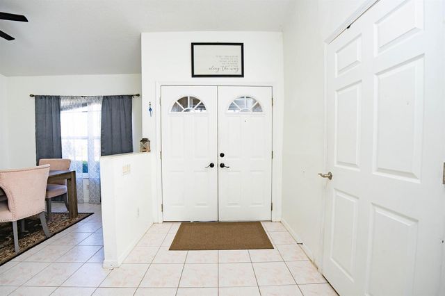 376 NW Sherry Lane, Port St. Lucie, FL 34986