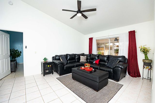 376 NW Sherry Lane, Port St. Lucie, FL 34986