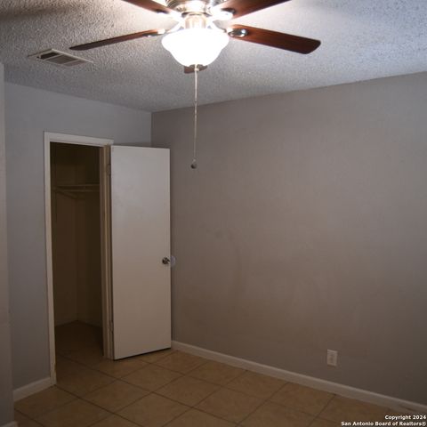 5527 Lochmoor Unit 2, San Antonio, TX 78244