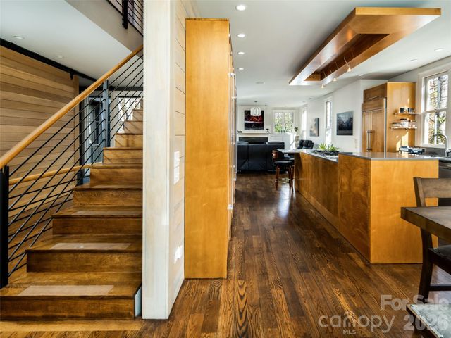 1002 Coves Pheasant Court, Biltmore Lake, NC 28715