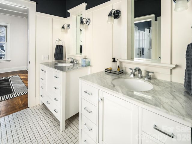 1002 Coves Pheasant Court, Biltmore Lake, NC 28715