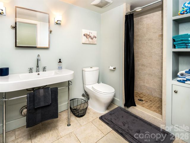 1002 Coves Pheasant Court, Biltmore Lake, NC 28715