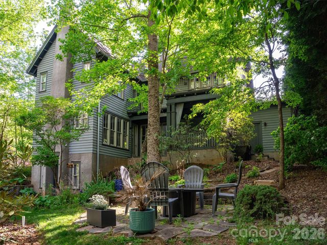 1002 Coves Pheasant Court, Biltmore Lake, NC 28715